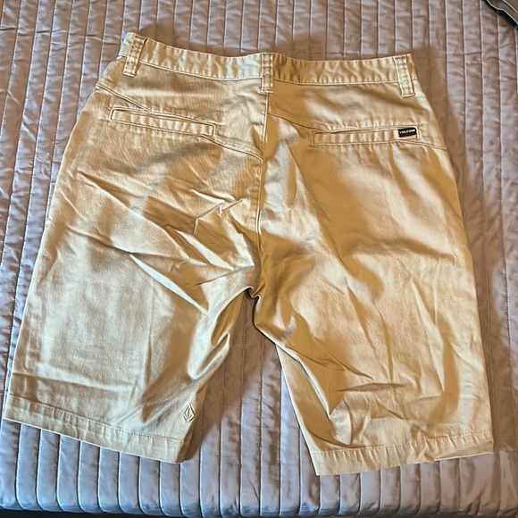 Volcom Shorts - Picture 2 of 4
